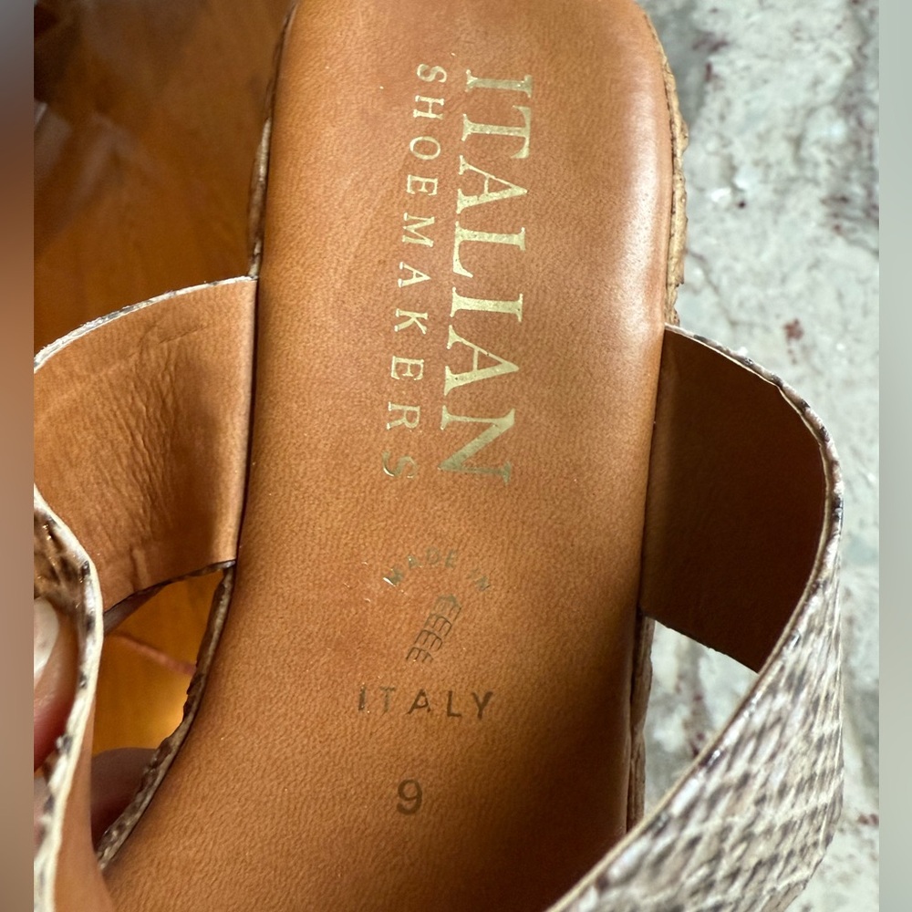 Italian Shoemakers Snakeskin Pattern Wedges - Picture 7 of 11